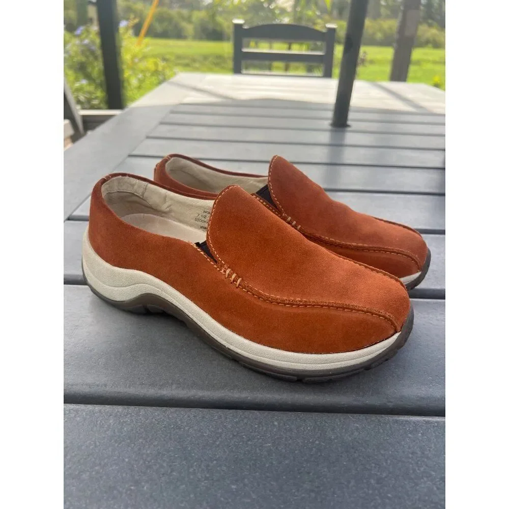 L.L Bean Women Slip-On Suede Walking Shoes Size 7.5M